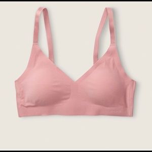 LOUNGIN' V-NECK BRA
